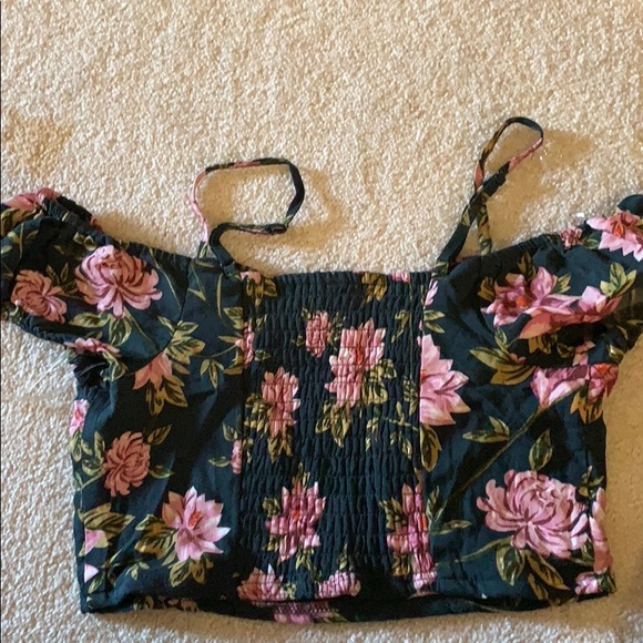 Floral Crop Top - Picture 2 of 3